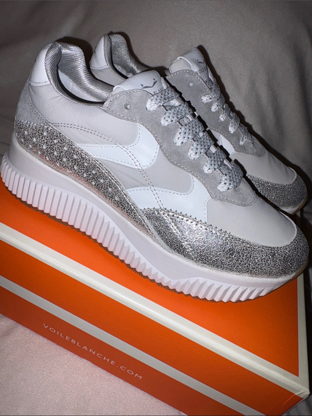 VOILE BLANCHE Lana Fresh Metallic Sneaker in Silver Grey - Picture 9 of 16
